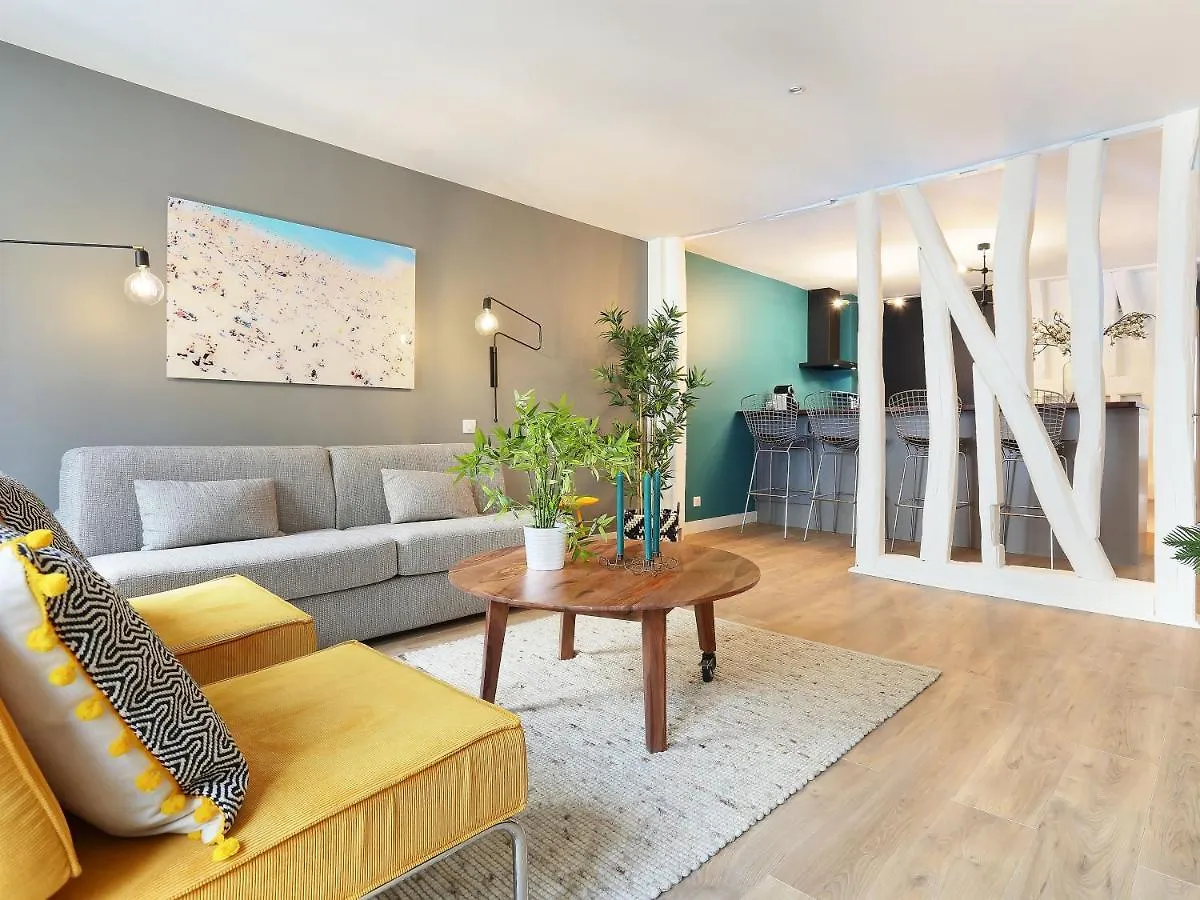 Rent A - Caire, Montorgueil * Paříž
